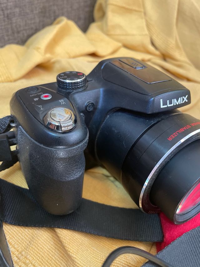 Cámara Digital Panasonic DMC-LZ40 Negra