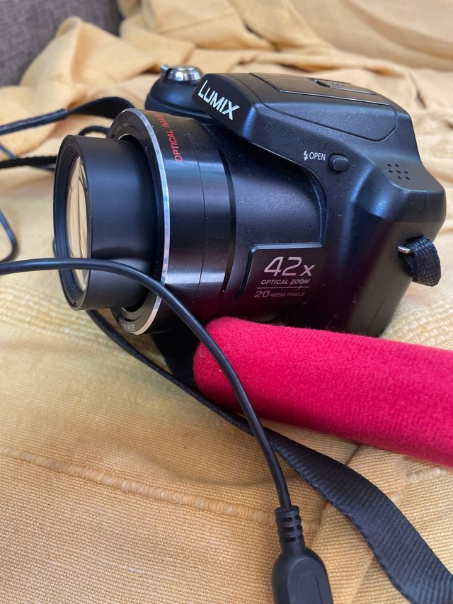 Cámara Digital Panasonic DMC-LZ40 Negra