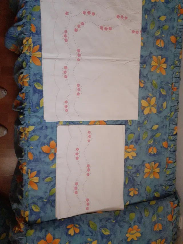 Juego sábanas algodón blanco bordado rosa, 135cm