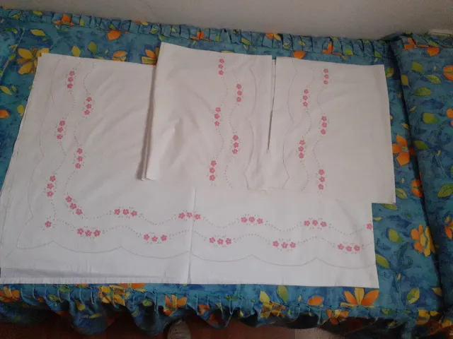 Juego sábanas algodón blanco bordado rosa, 135cm