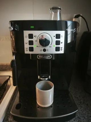 Cafetera Delonghi Magnifica S Automática