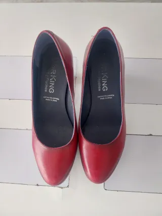 Zapatos de salón Fluchos rojos
