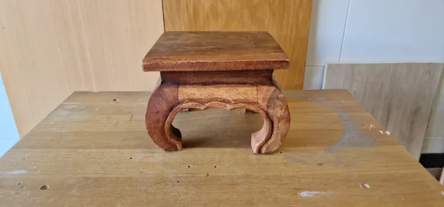 Mesita de madera para opio