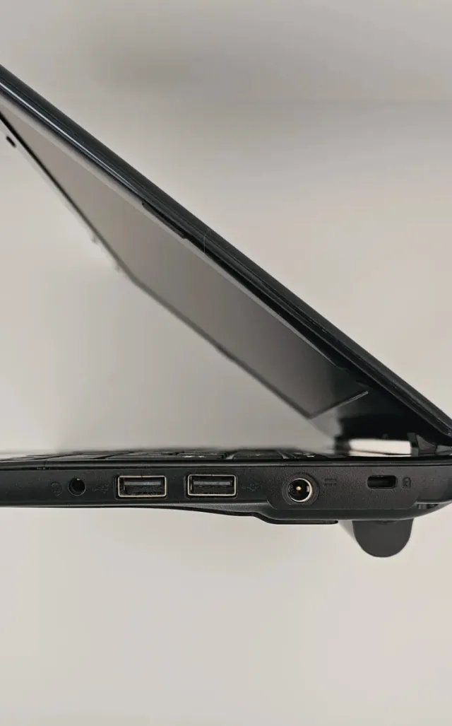 Acer TravelMate B113-E 8GB RAM SSD 256 Windows 11