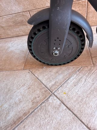 Patinete eléctrico negro