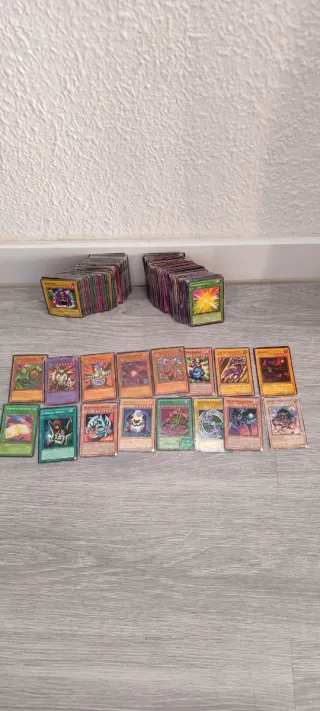 Lote de 218 cartas Yu-Gi-Oh!
