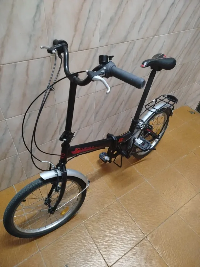 Bicicleta Plegable Negra sale del taller revisión