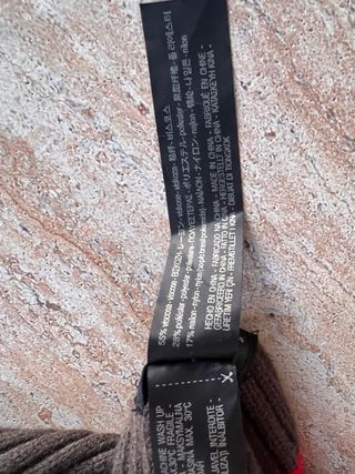 Bufanda Zara Marrón con Ribete Rojo 50x220