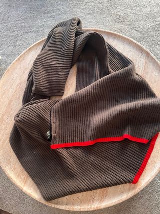 Bufanda Zara Marrón con Ribete Rojo 50x220