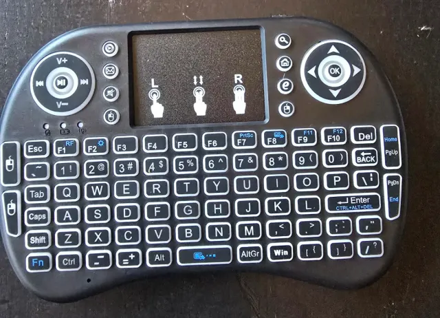 Mini Teclado Inalámbrico con Touchpad