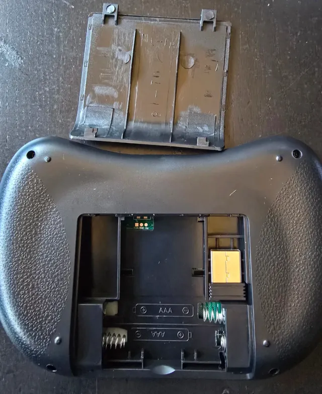 Mini Teclado Inalámbrico con Touchpad