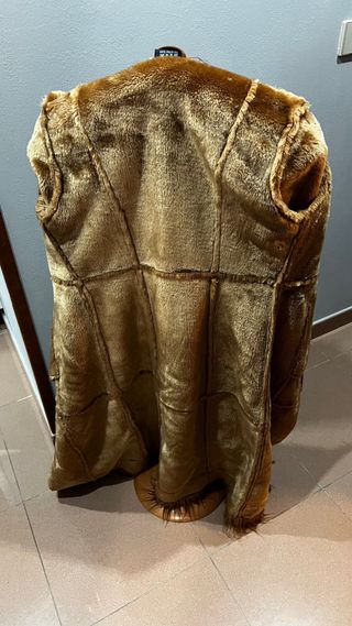 Abrigo largo marrón con pelo