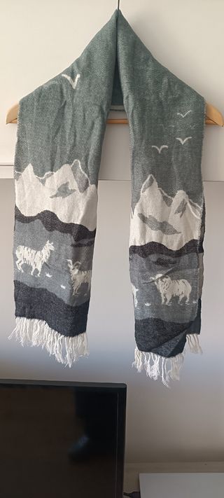 Bufanda con diseño invernal