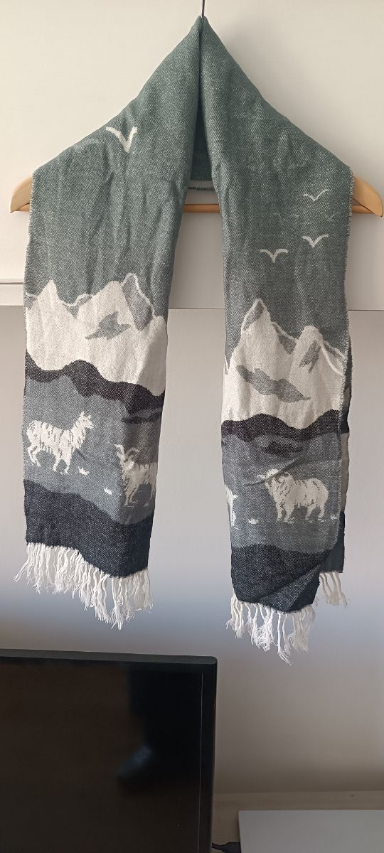 Bufanda con diseño invernal