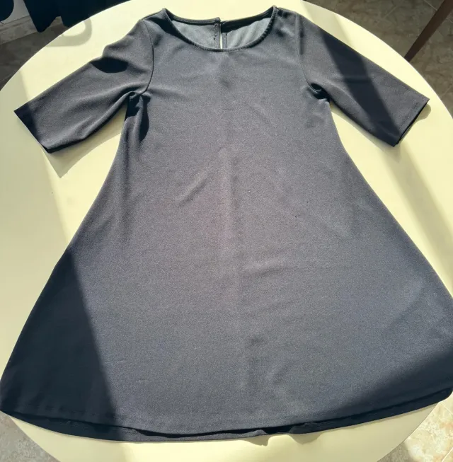 Vestido básico negro manga 3/4