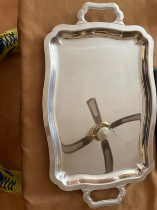 Bandeja decorativa metal y cristal