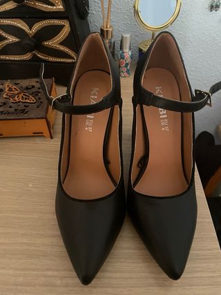 Zapatos de tacón negros