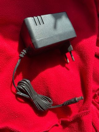 Adaptador Corriente AMIGO 9V 800mA