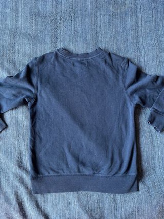 Sudadera azul marino sin capucha