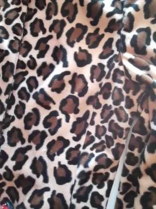 Abrigo estampado leopardo
