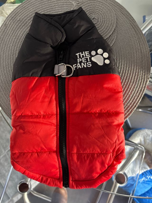 Abrigo para perro sin estrenar