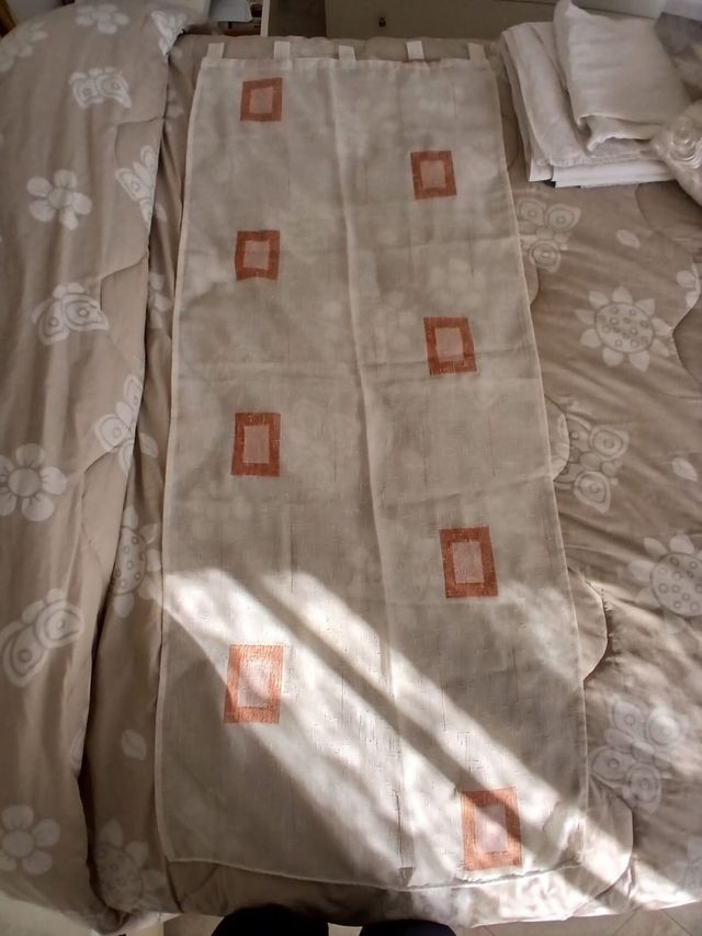 Tende a pannello medie arancioni e bianche