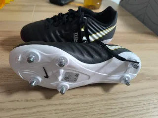 Botas de futbol nuevas