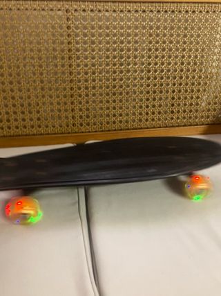 Monopatín Atlantinc Rift con Luces