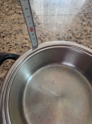 Cazuela AMC pequeña con tapa.