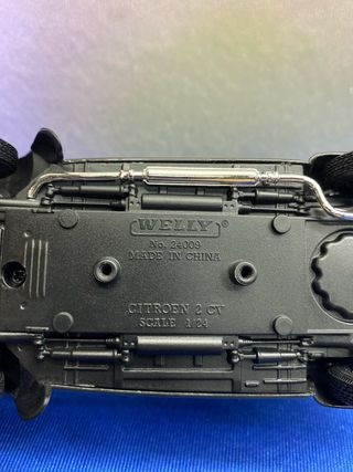 COCHE ESCALA 1:24 CITROEN 2CV GRIS Y NEGRO WELLY