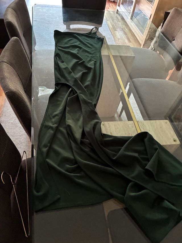 Vestido de noche asimétrico Boohoo verde esmeralda