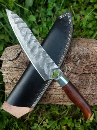 Coltello da cucina in acciaio damasco forgiato