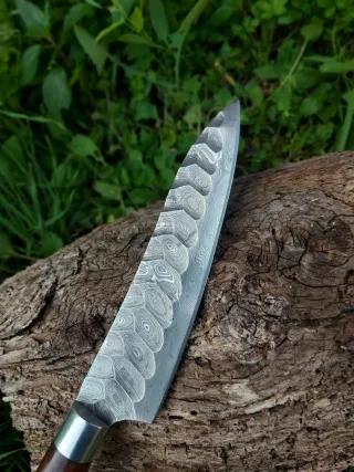 Coltello da cucina in acciaio damasco forgiato