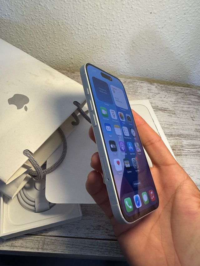 iPhone 16 Plata