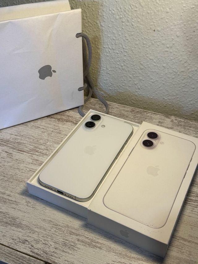 iPhone 16 Plata