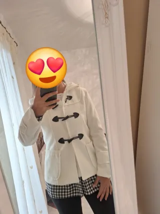 Abrigo paño blanco con capucha