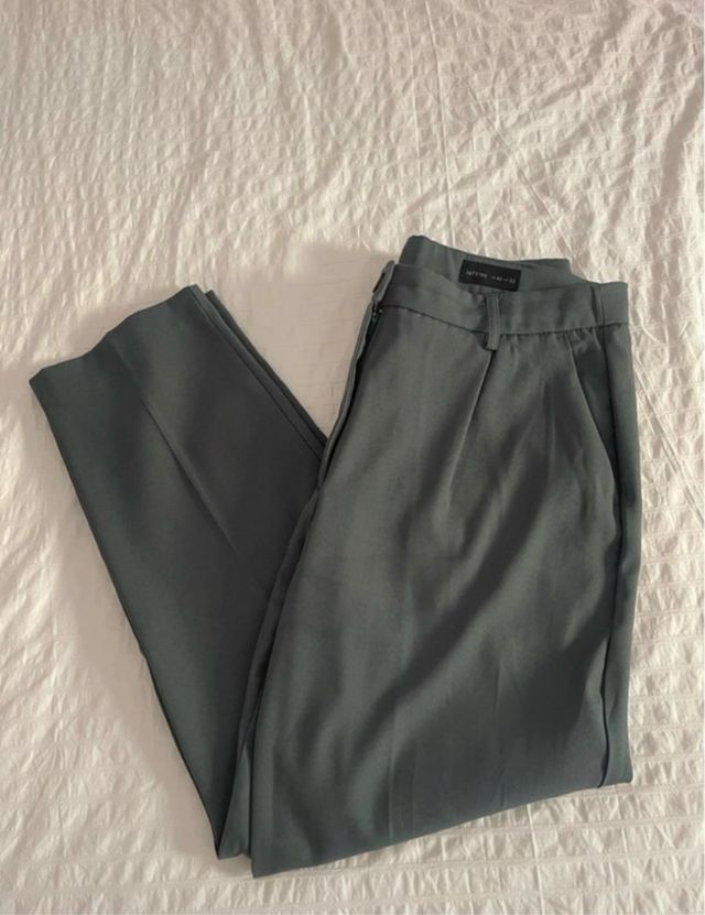 Pantalón de vestir verde oliva