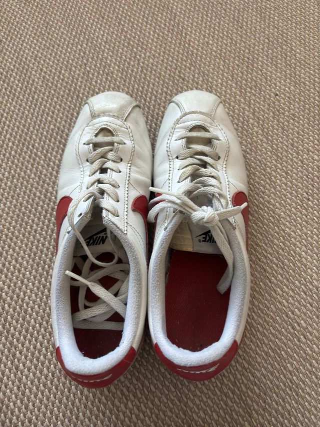 Zapatillas Nike Cortez Blancas y Rojas