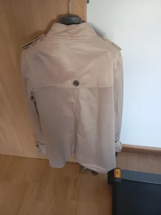 Chaqueta beige mujer