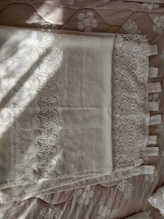 Tende lunghe ricamate bianche