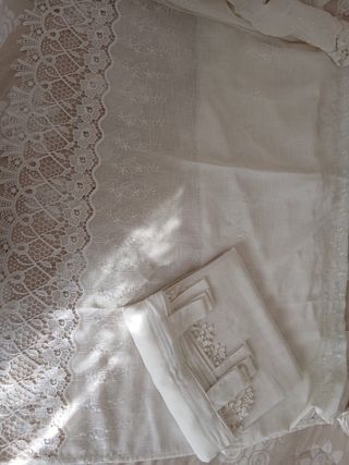 Tende lunghe ricamate bianche