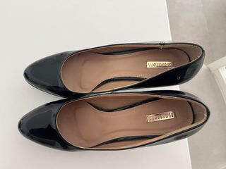 Zapatos de tacón charol negro