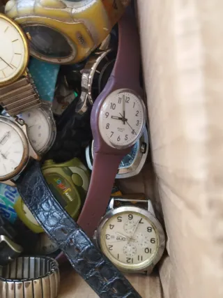 LOTE 40 RELOJES A 45 EUROS