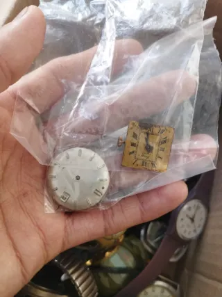 LOTE 40 RELOJES A 45 EUROS