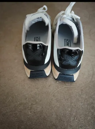 Zapatillas Munich Mujer Talla 39 Plata y Blanco