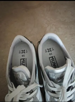 Zapatillas Munich Mujer Talla 39 Plata y Blanco