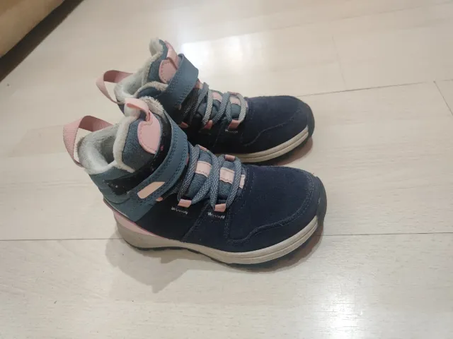 Botas montaña niña talla 27