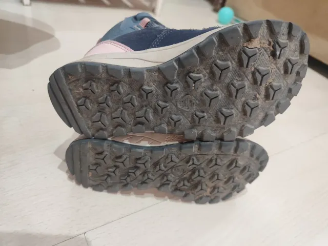 Botas montaña niña talla 27