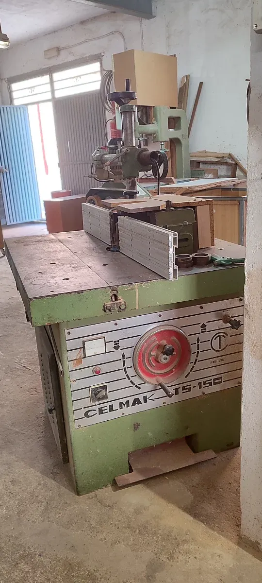 Maquinaria de carpintería profesional