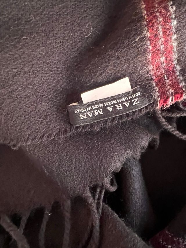 Bufanda Zara cuadros roja y negra 80 x 190